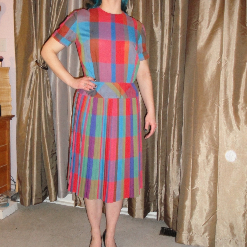 Vintage plaid pleated skirt dress
